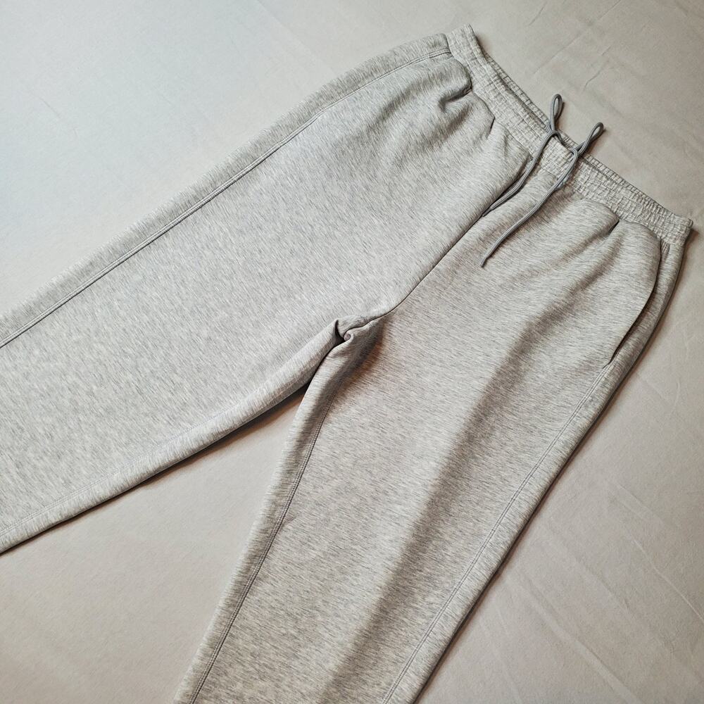 Vineyard Vines Women's Size M Silky Scuba Performance Joggers Gray